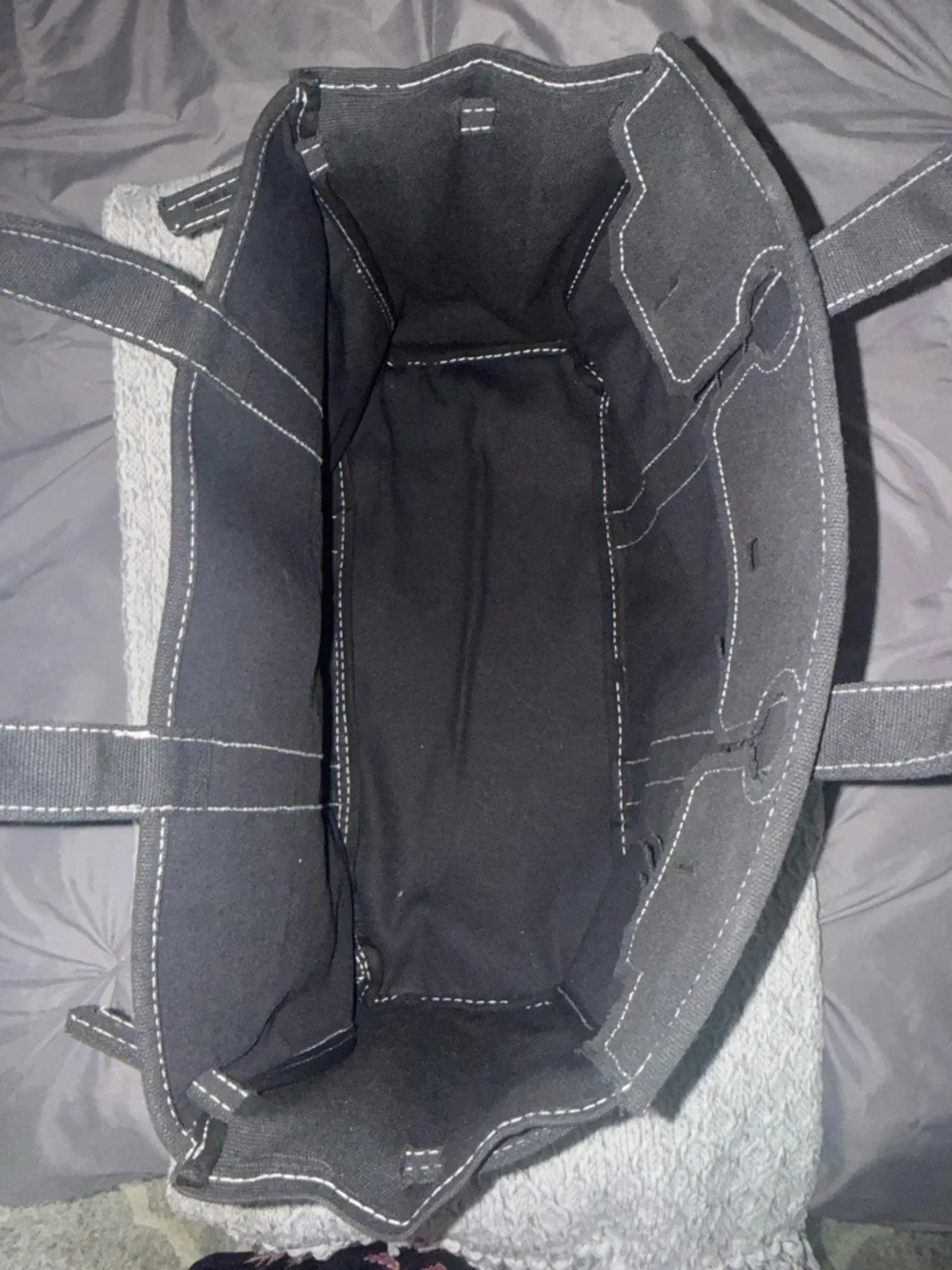 Black Women's Boatkin-style Tote - Picture 4 of 7